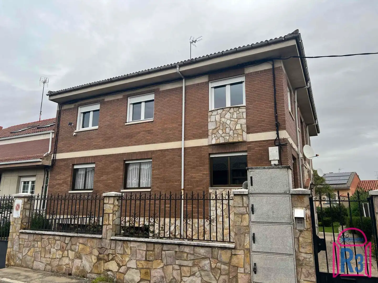 Vista exterior de Apartament en venda en San Andrés del Rabanedo amb Calefacció i Traster