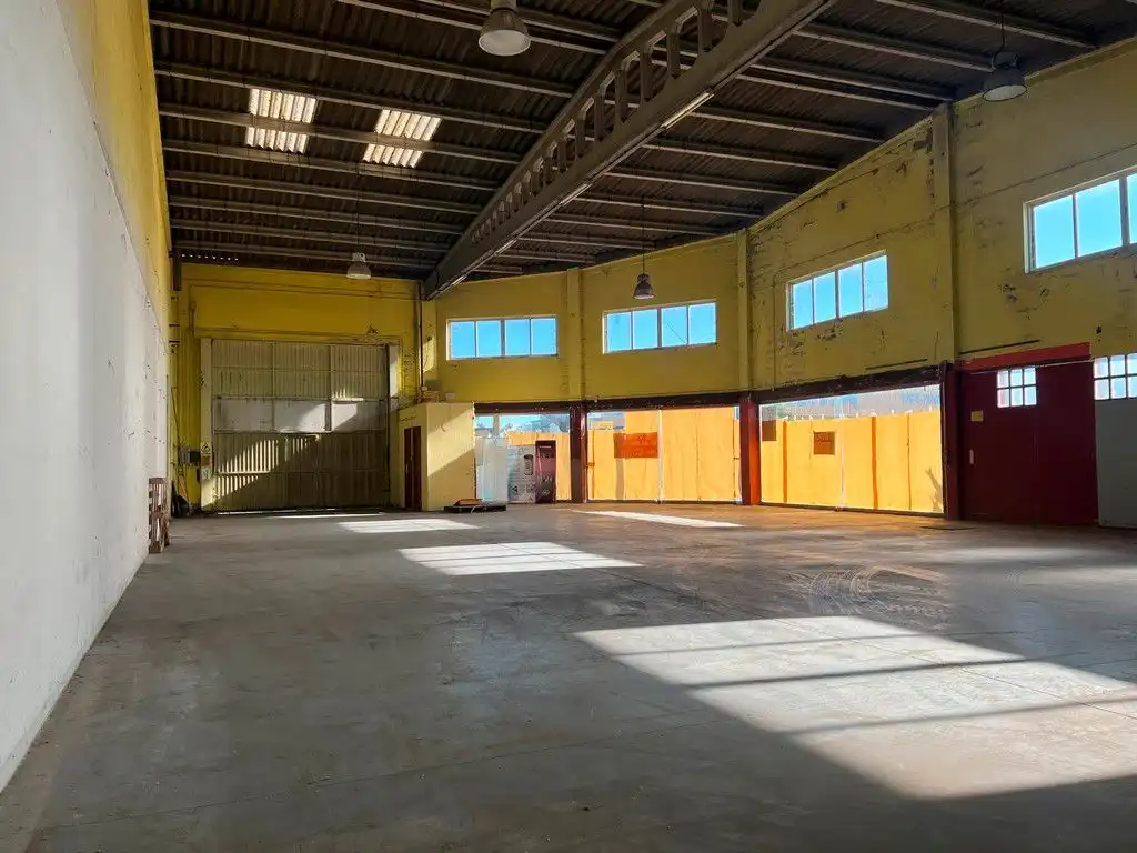 Vista exterior de Nave industrial en venta en Lugo