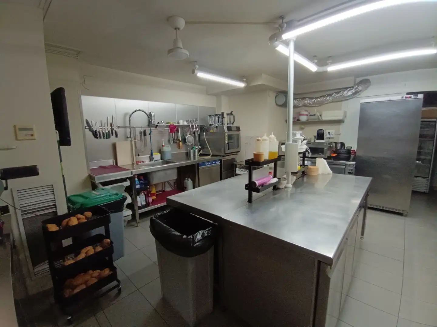 Business premises for transfer in Sant Martí, imagen 13