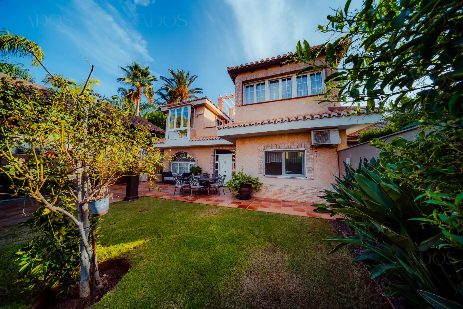 Houses for sale in Calle Fernando Casinello, Aguadulce Sur