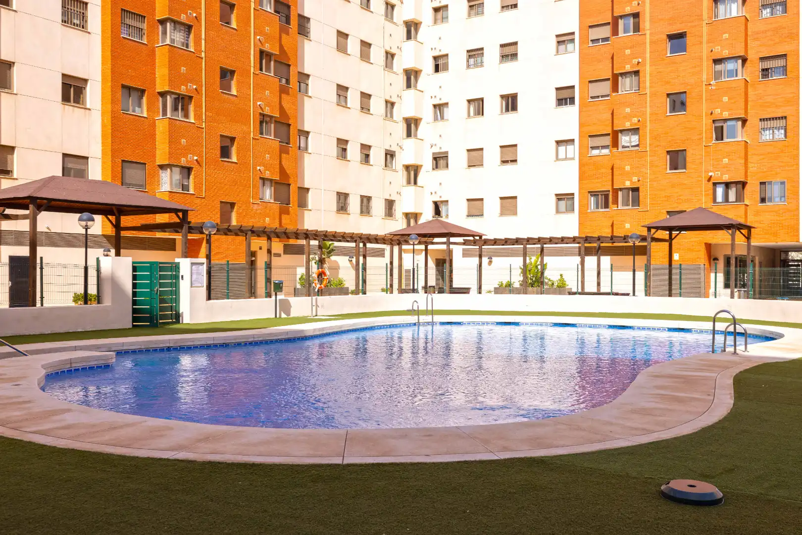 Piscina de Piso en venta en Málaga con Aire acondicionado, Calefacción y Terraza