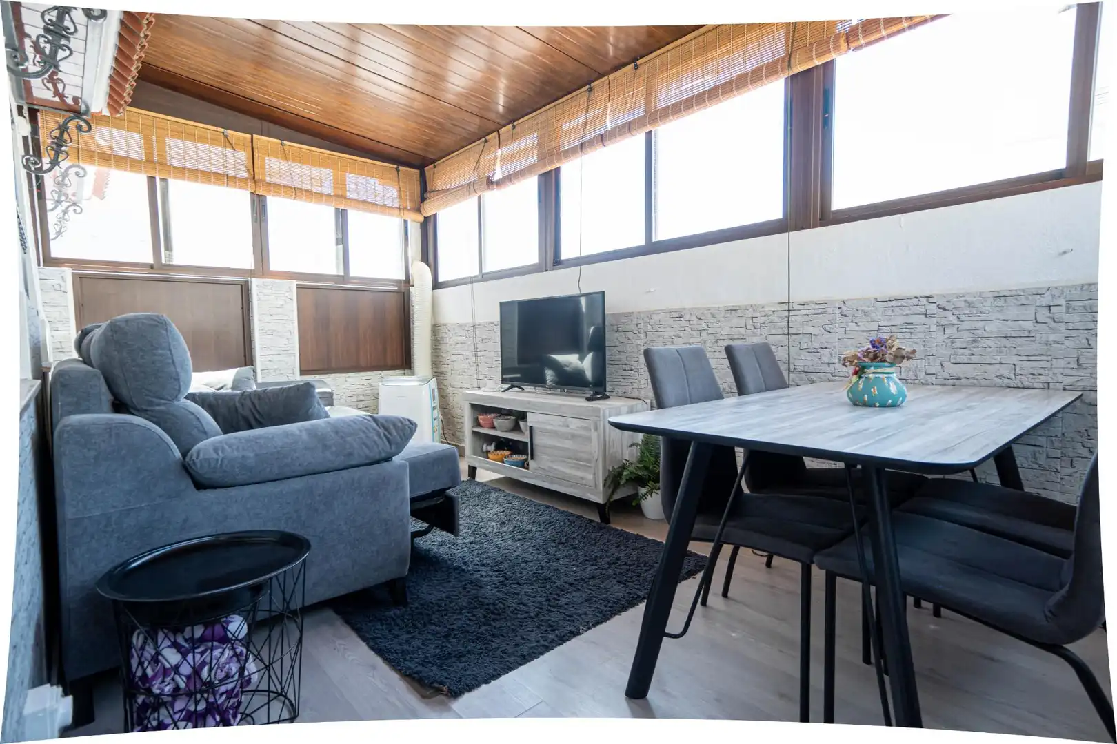 Sala de estar de Casa adosada en venta en Alcalá del Río con Aire acondicionado, Calefacción y Amueblado