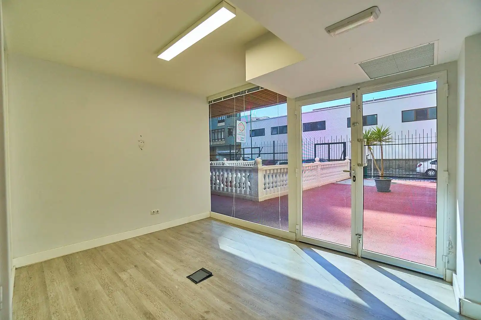 Oficina en venta en Las Palmas de Gran Canaria con Aire acondicionado, Trastero y Amueblado