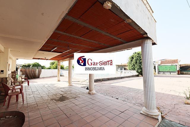 Vista exterior de Casa o chalet en venta en Yuncler con Calefacción, Jardín privado y Piscina