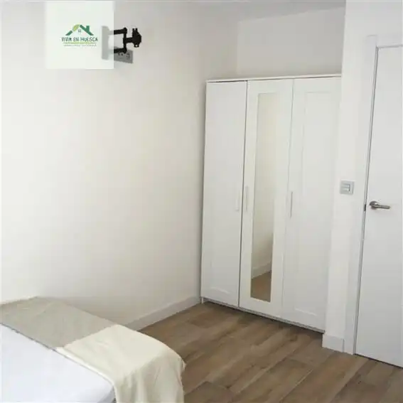 Habitación de Piso de alquiler en Huesca con Calefacción y Amueblado