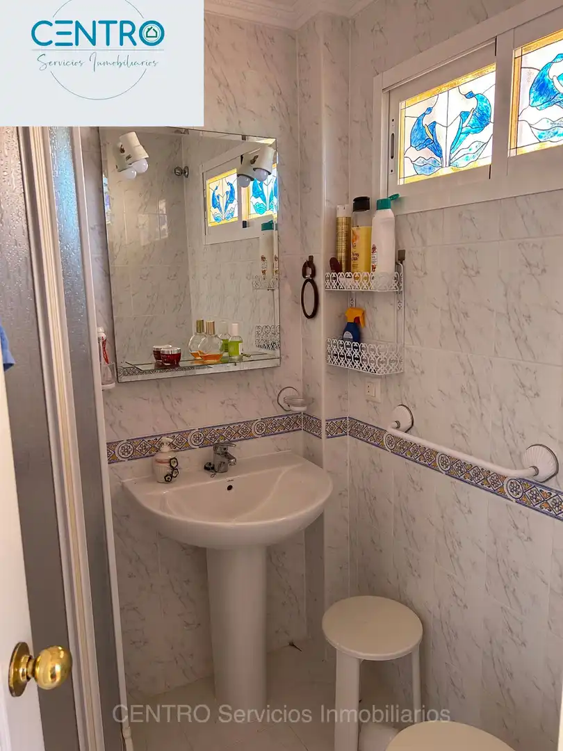 Baño de Apartamento de alquiler en Algeciras con Piscina comunitaria