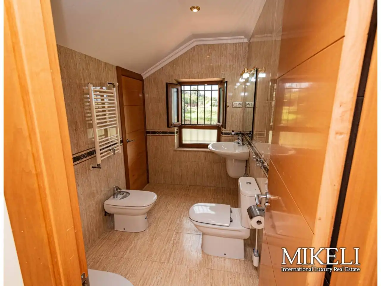 Bathroom of Houses for sale in Llanes  with Heating, Private garden and Terrace