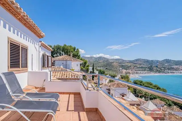 Houses for sale in Las Palomas
