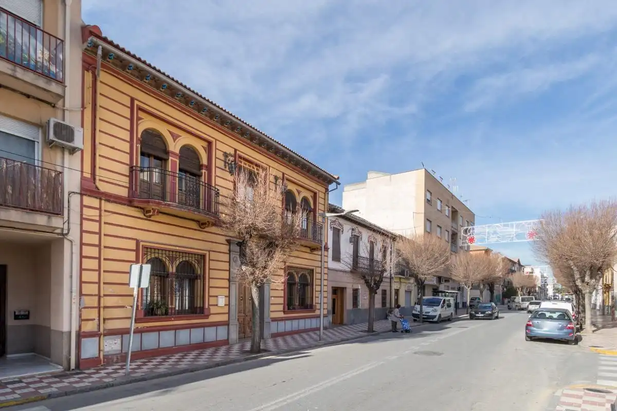 Vista exterior de Casa o xalet en venda en Albolote amb Calefacció, Jardí privat i Terrassa