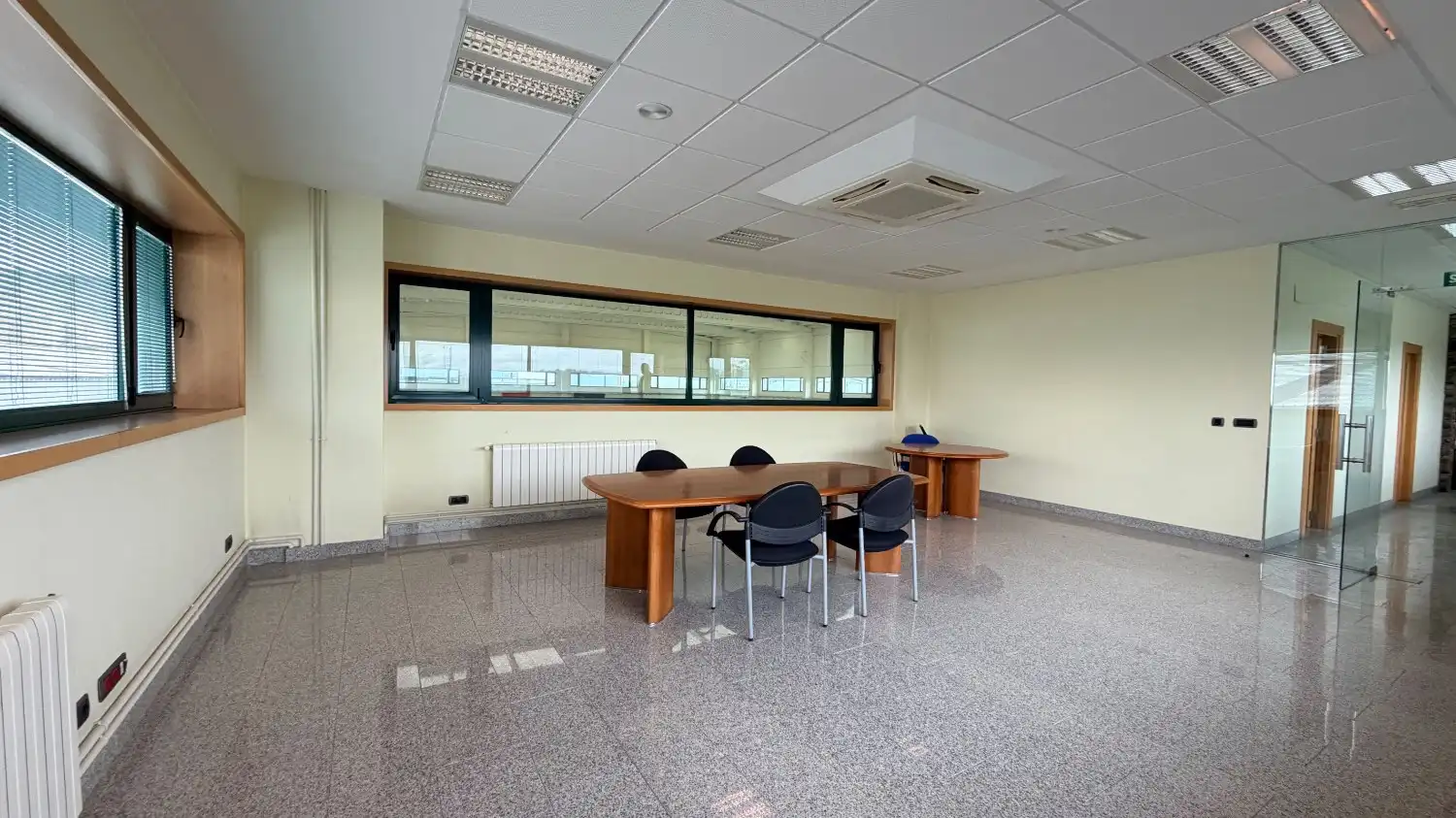 Office for rent in Narón  with Air Conditioner and Heating
