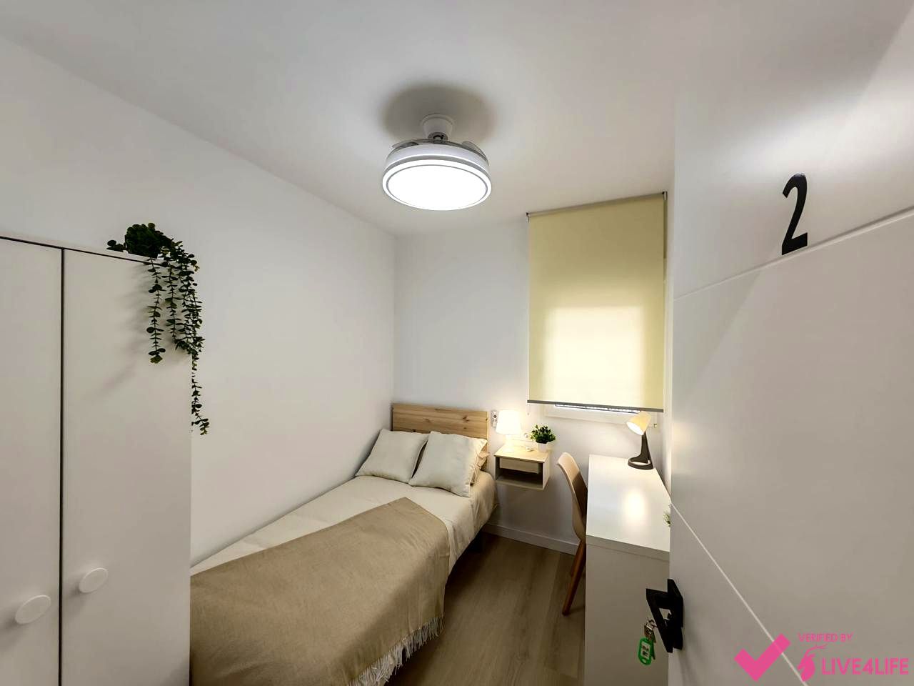 Dormitori de Planta baixa per a compartir en  Sevilla Capital amb Aire condicionat i Moblat