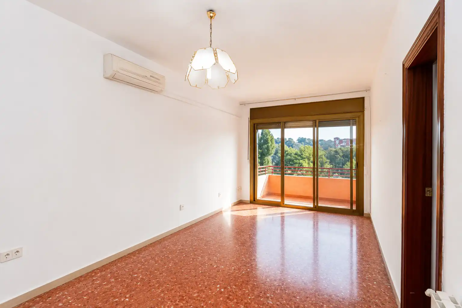 Sala de estar de Piso en venta en Esplugues de Llobregat con Calefacción y Balcón
