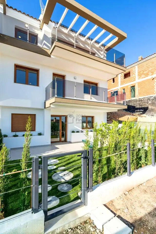 Vista exterior de Casa adosada en venta en La Nucia con Aire acondicionado, Jardín privado y Terraza