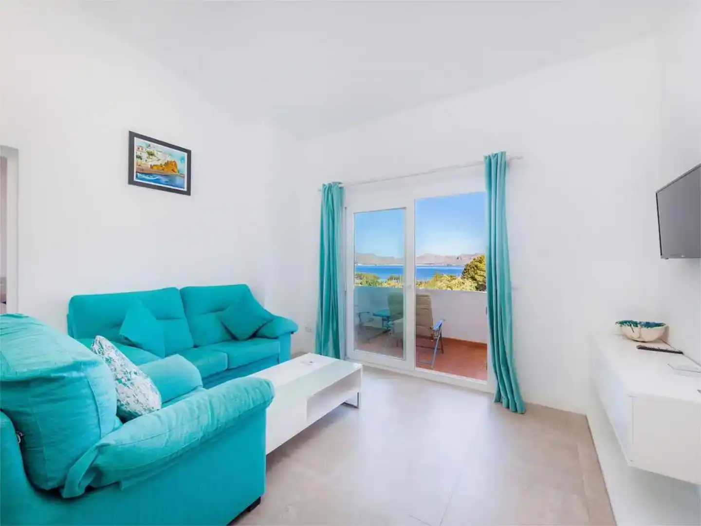 Wohnzimmer von Country house zur Miete in Alcúdia mit Klimaanlage, Privatgarten und Parkett