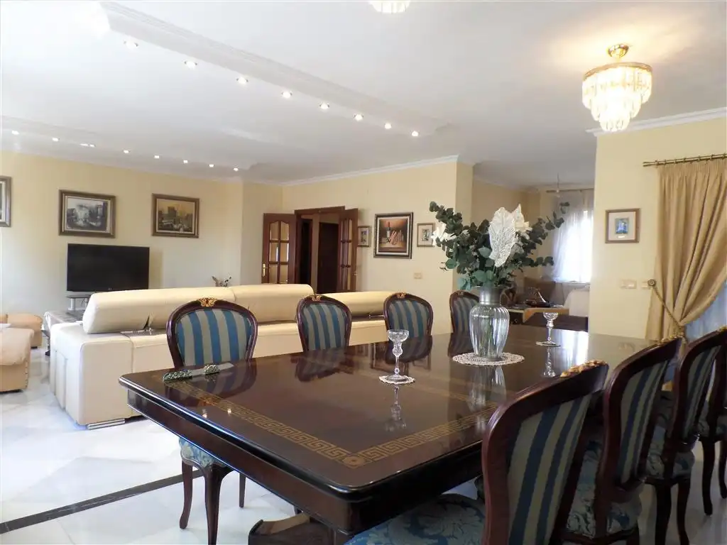 Esszimmer von Maisonette zum Verkauf in Fuengirola mit Klimaanlage, Terrasse und Gemeinschaftspool