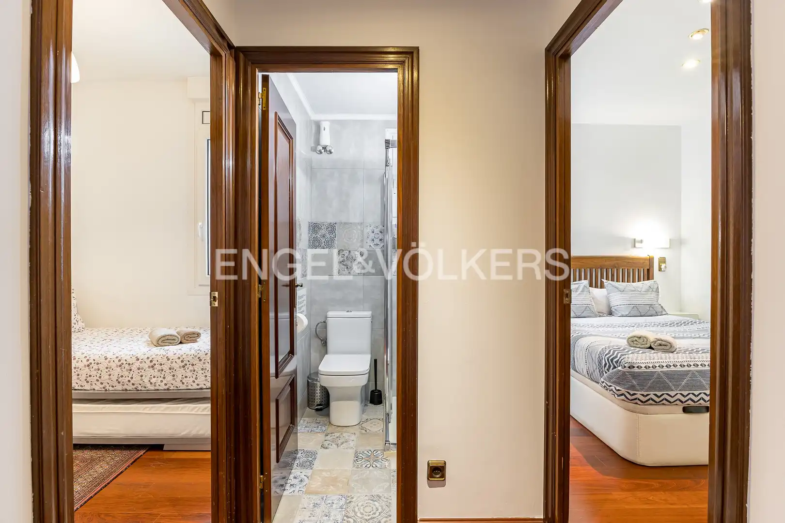 Flat for sale in Barcelona  with Air Conditioner, Heating and Parquet flooring