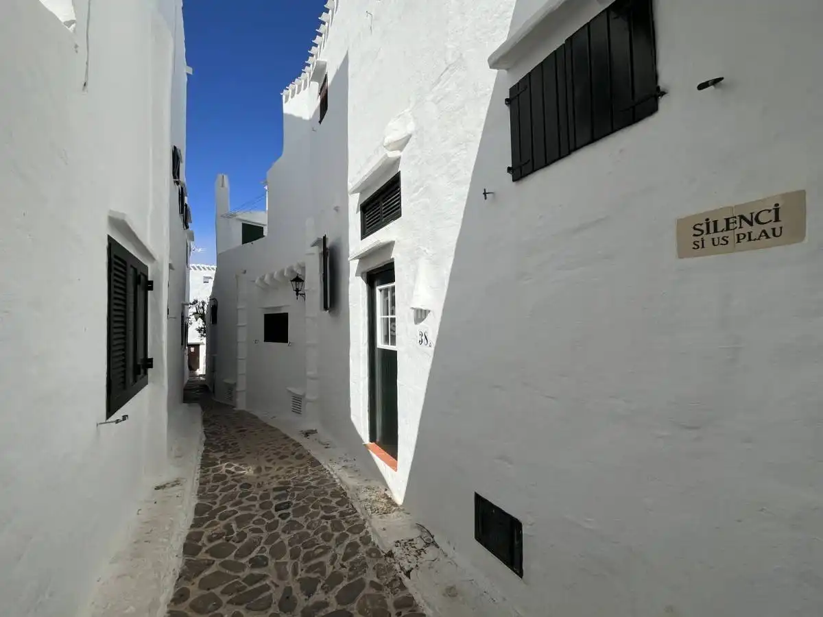 Vista exterior de Apartamento en venta en Sant Lluís con Terraza