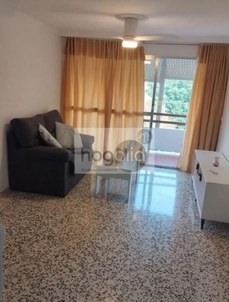 Living room of Flat to rent in  Sevilla Capital  with Air Conditioner, Terrace and Furnished