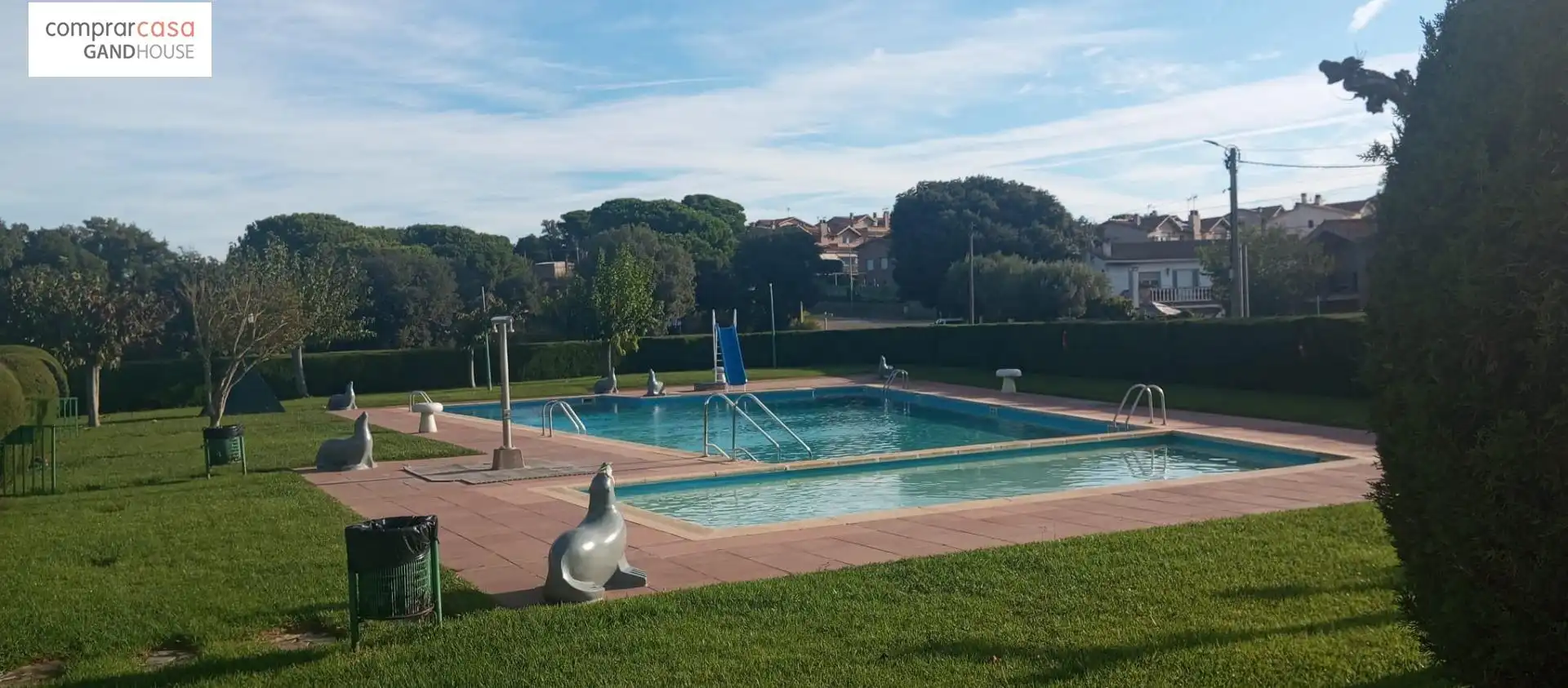 Piscina de Casa adosada en venta en Can Massuet del Far