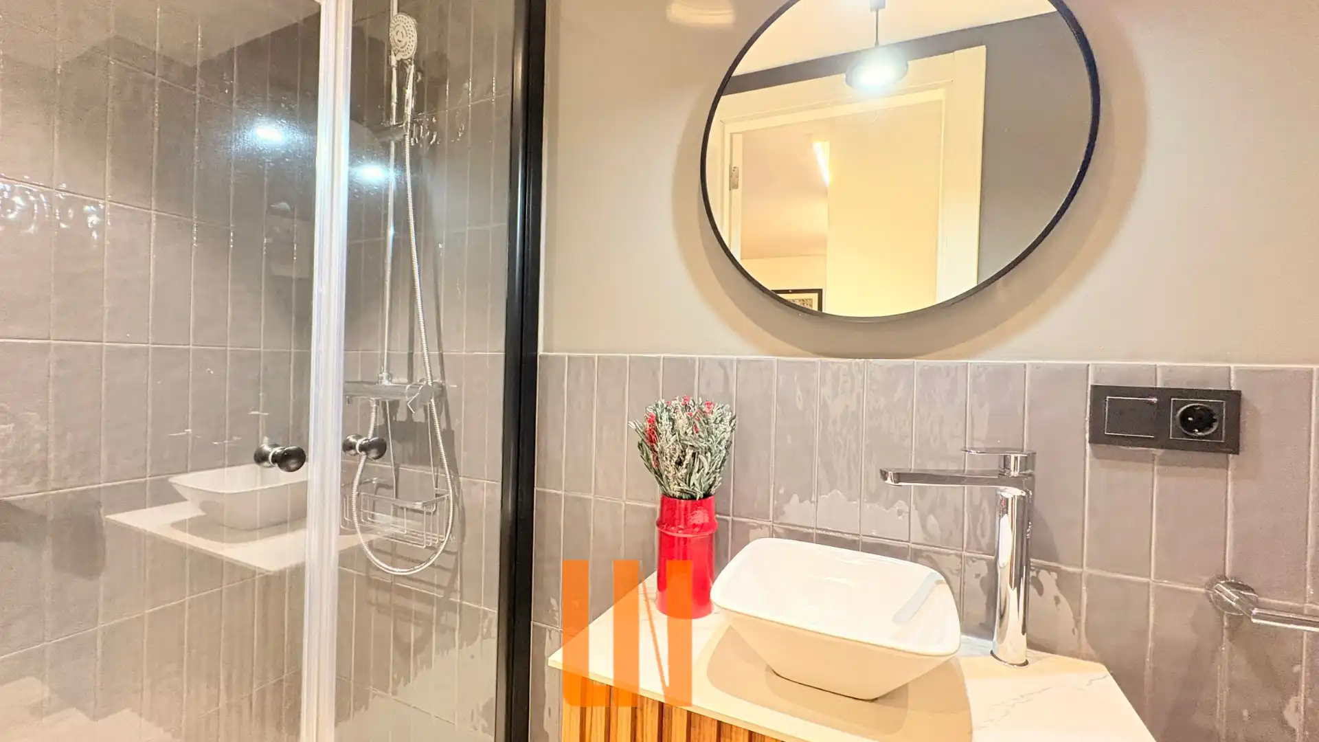 Badezimmer von Wohnung zum Verkauf in A Coruña Capital  mit Heizung, Ofen und Waschmaschine