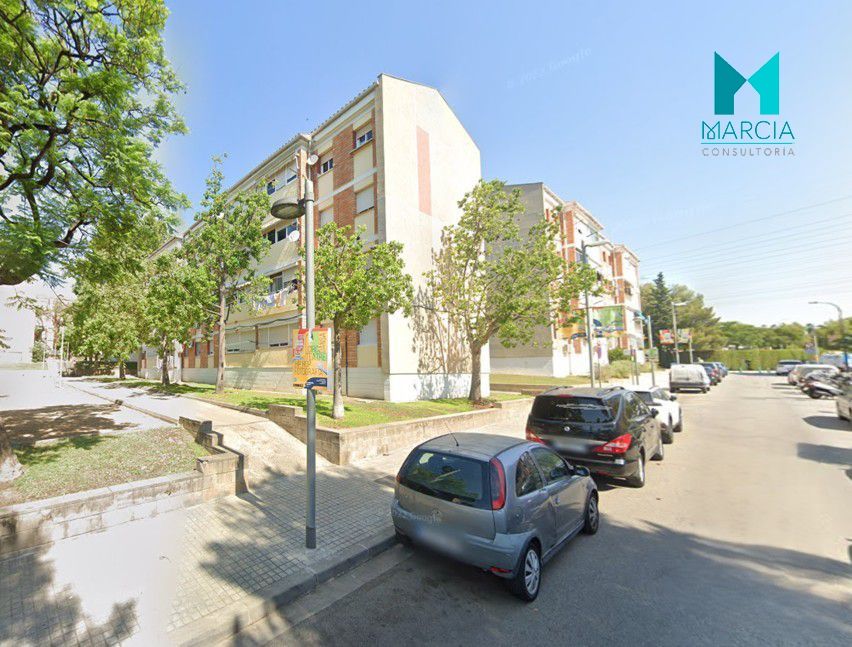 Vista exterior de Pis en venda en Sant Boi de Llobregat amb Terrassa