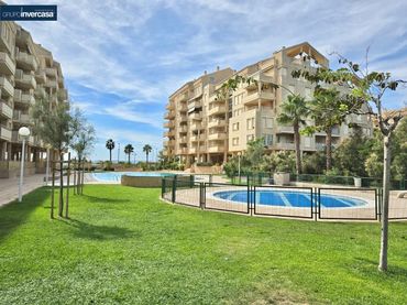 Apartament amb piscina de lloguer a Pobles del Sud