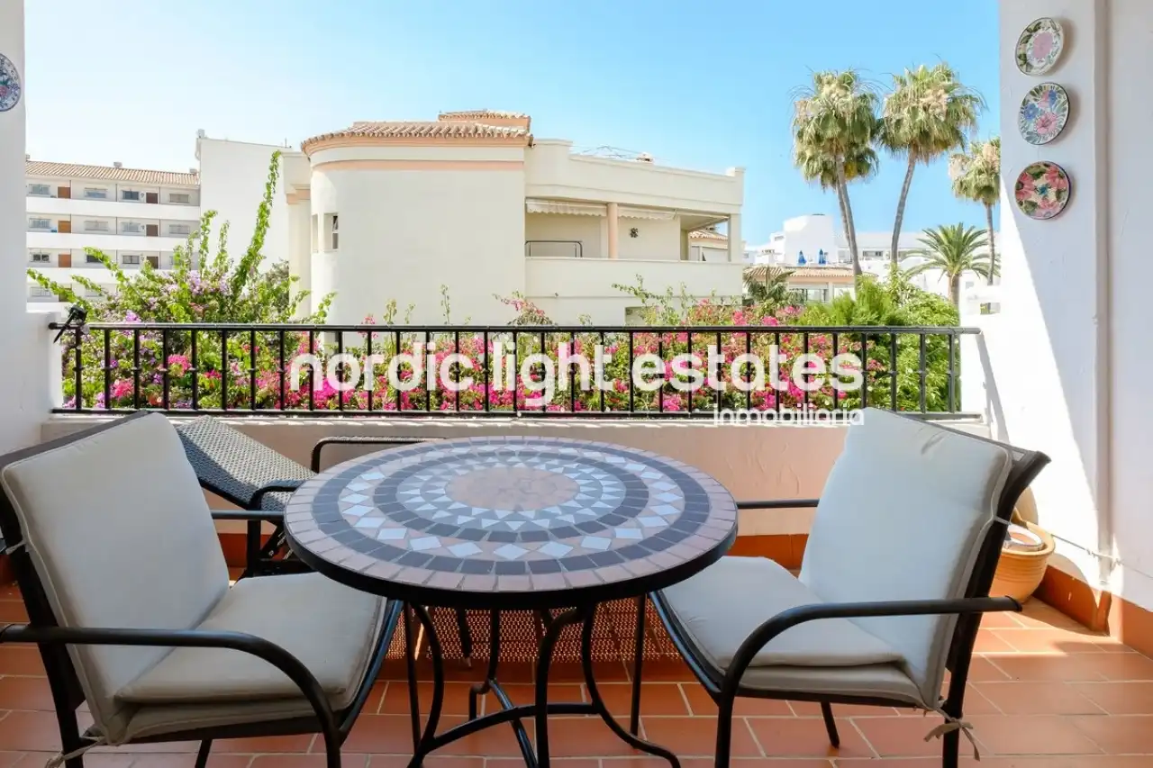 Außenansicht von Wohnung zum Verkauf in Nerja mit Terrasse, Schwimmbad und Möbliert