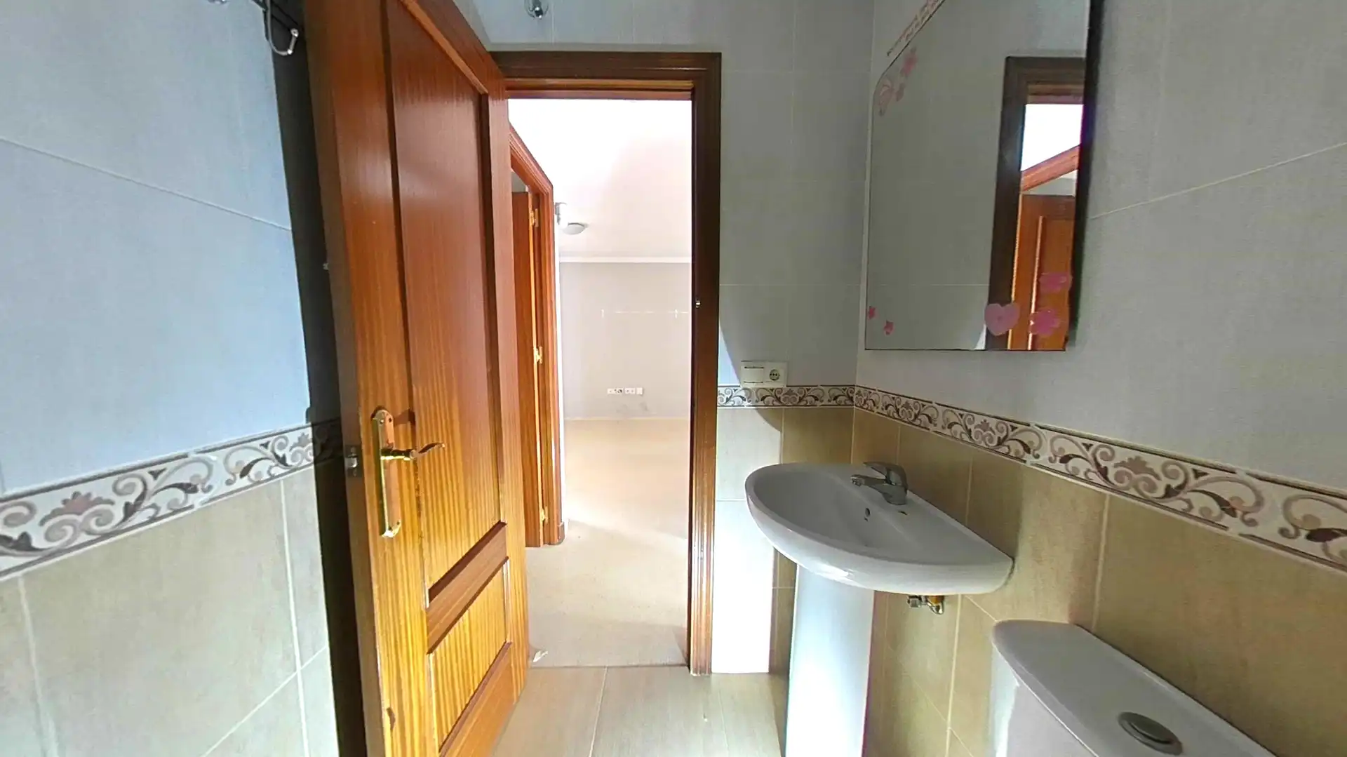 Bathroom of Flat for sale in Sanlúcar de Barrameda