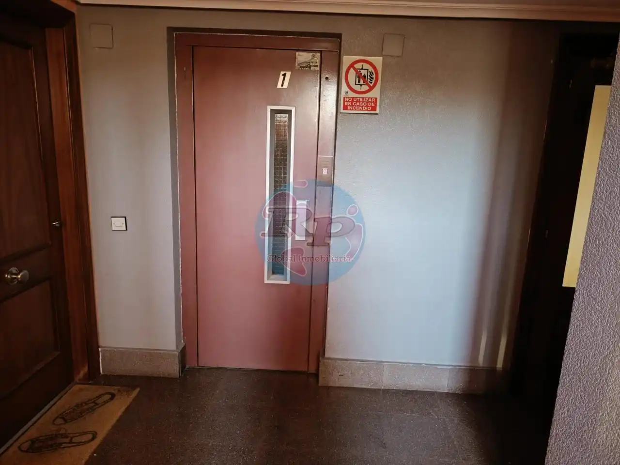 Piso en venta en La Robla  con Parquet