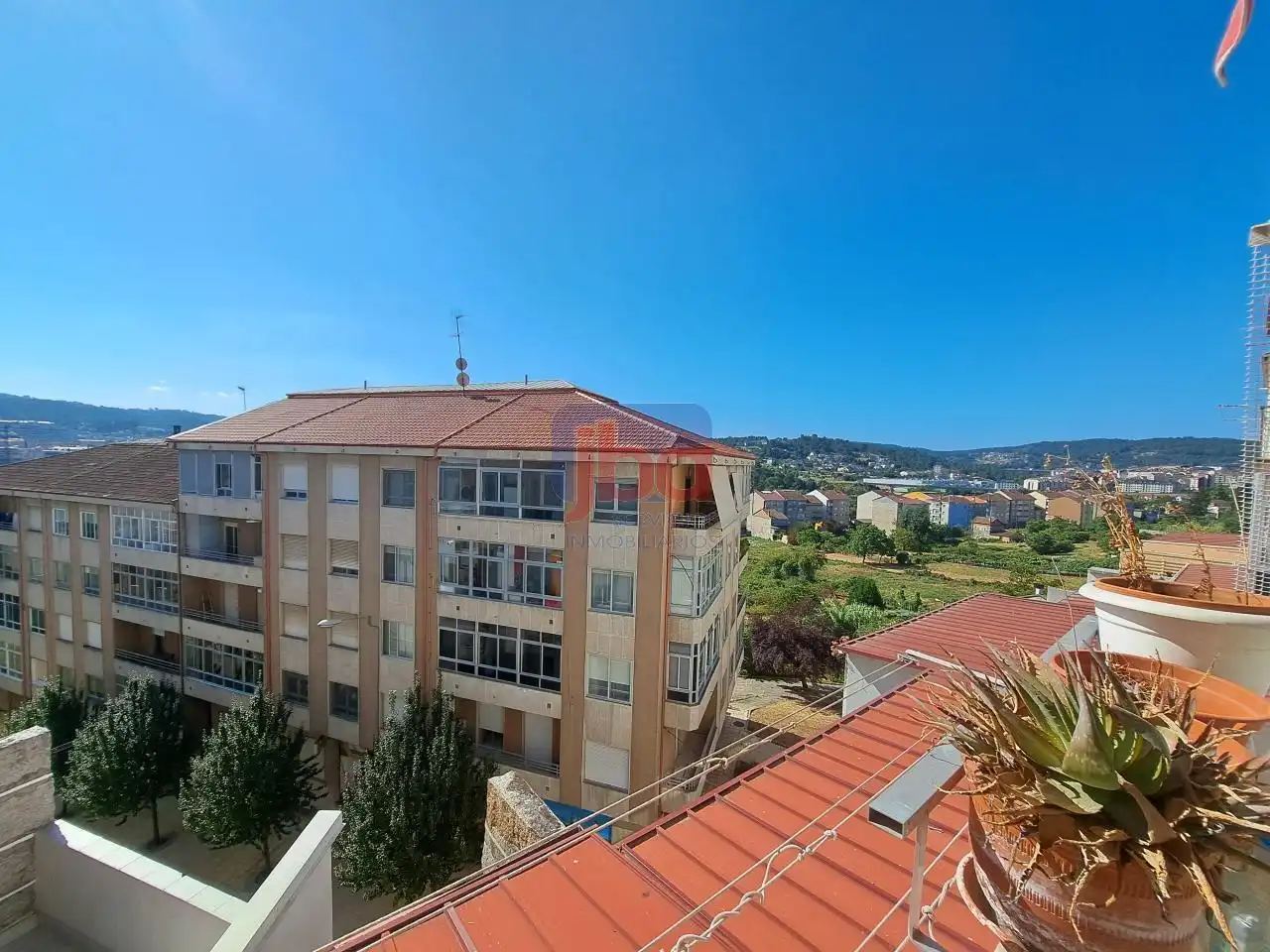 Vista exterior de Pis en venda en Ourense Capital  amb Calefacció, Parquet i Terrassa