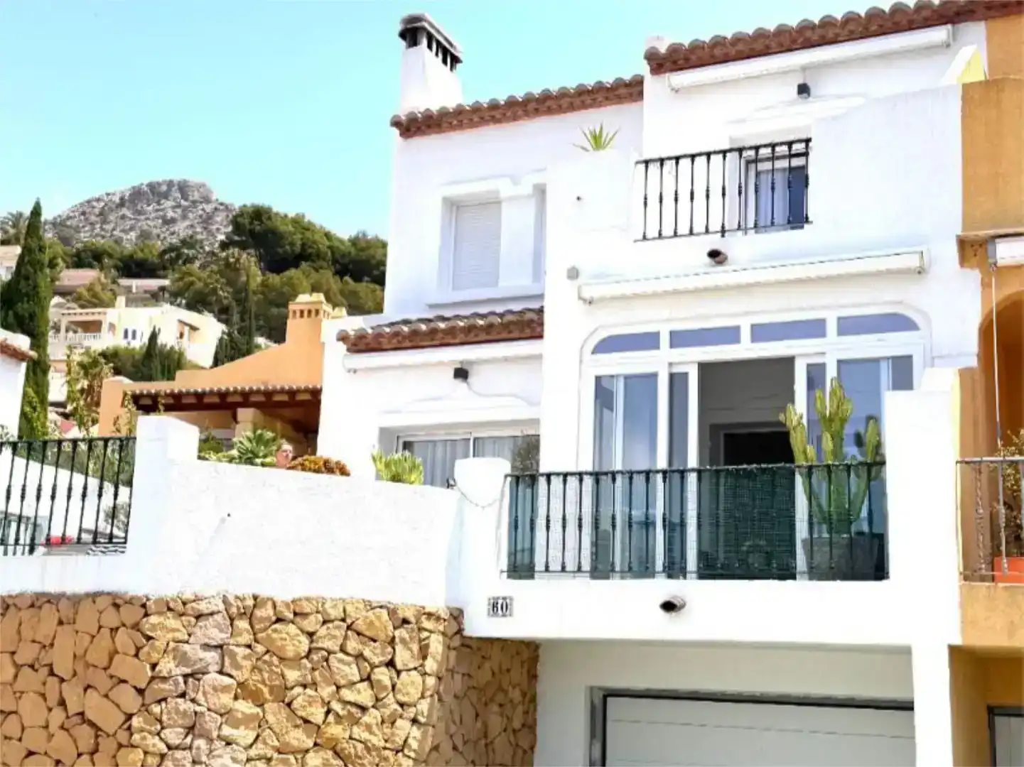 Vista exterior de Dúplex en venda en Altea amb Aire condicionat, Piscina i Balcó