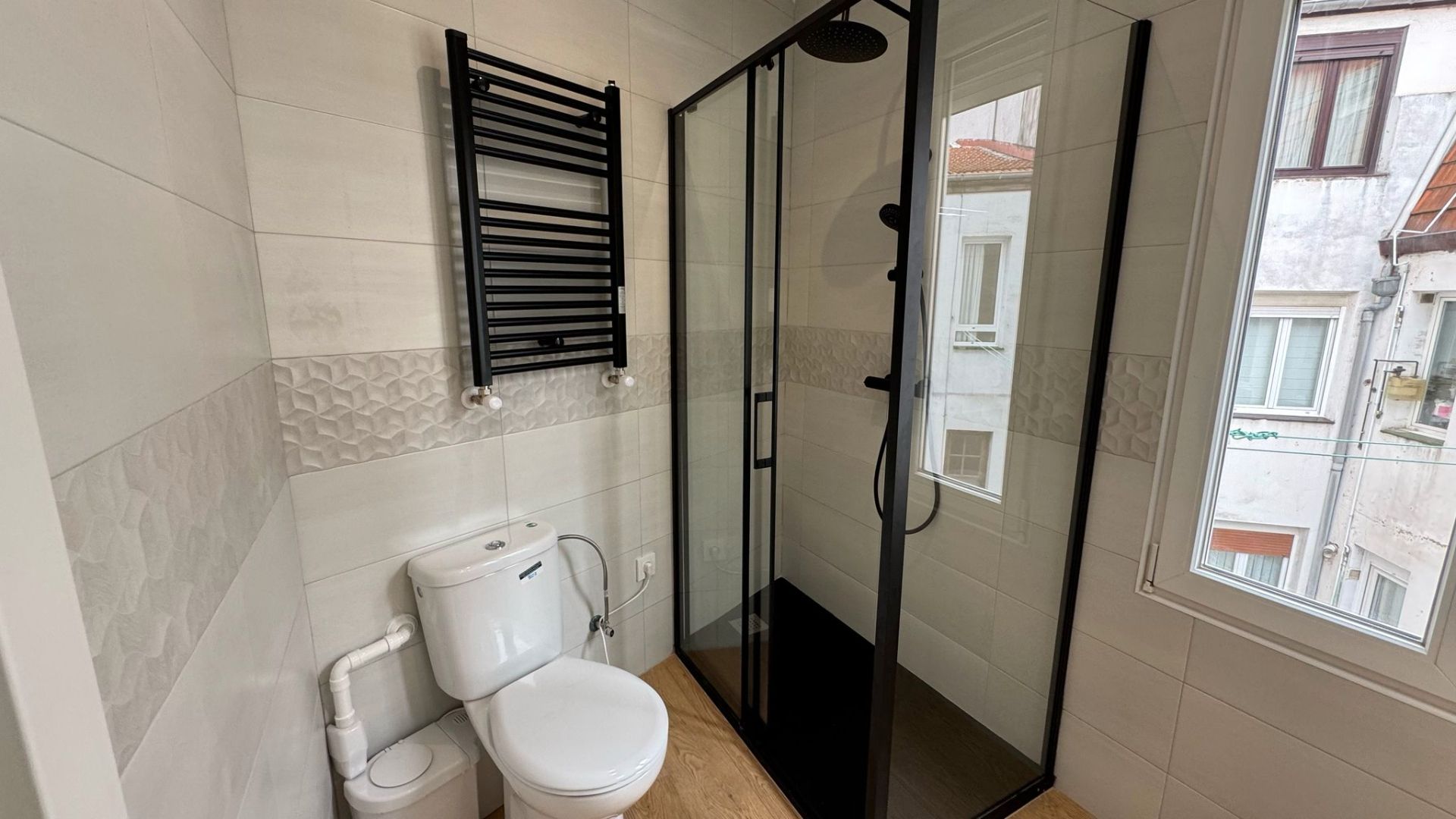 Bathroom of Flat for sale in Bilbao   with Heating, Furnished and Oven