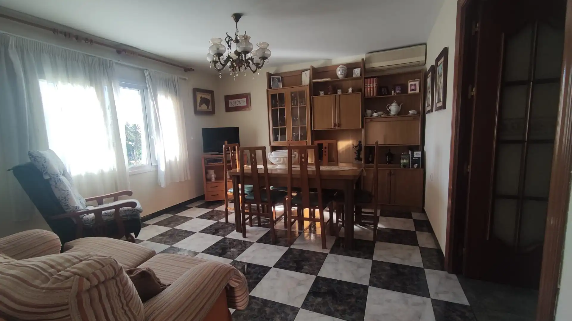 Living room of Single-family semi-detached for sale in Vélez-Málaga  with Terrace, Furnished and Oven