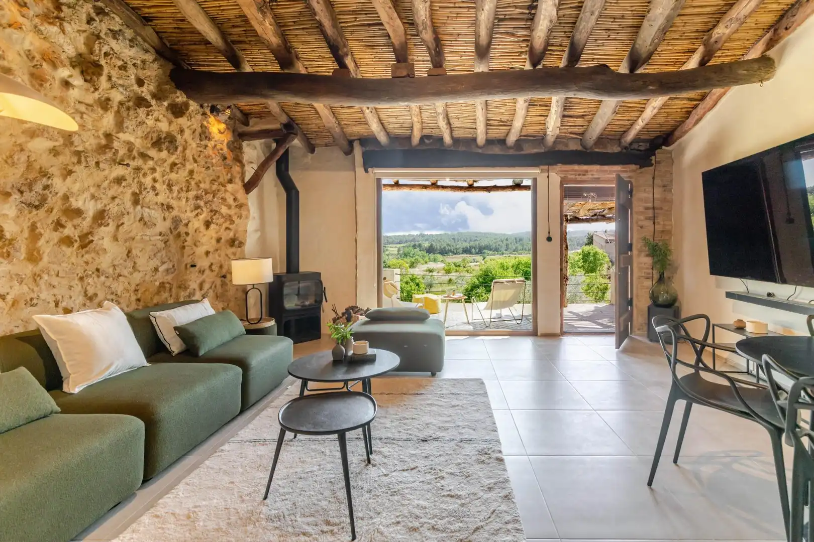 Sala de estar de Finca rústica en venta en Venta del Moro con Jardín privado, Terraza y Amueblado