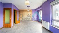 Sala d'estar de Pis en venda en San Martín del Rey Aurelio amb Calefacció i Terrassa