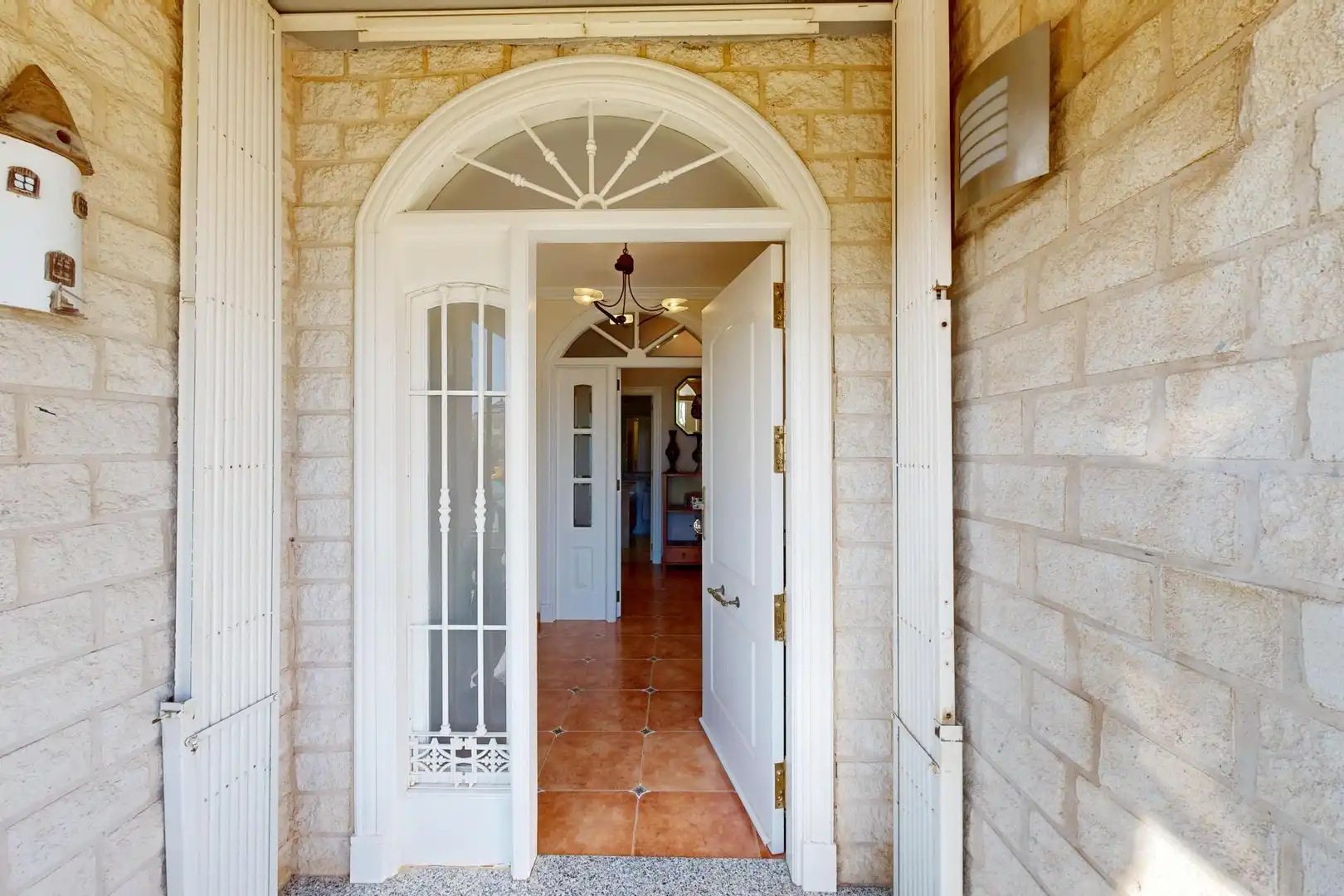 Detached house with garden for sale in Calle JACINTO BENAVENTE, imagen 5