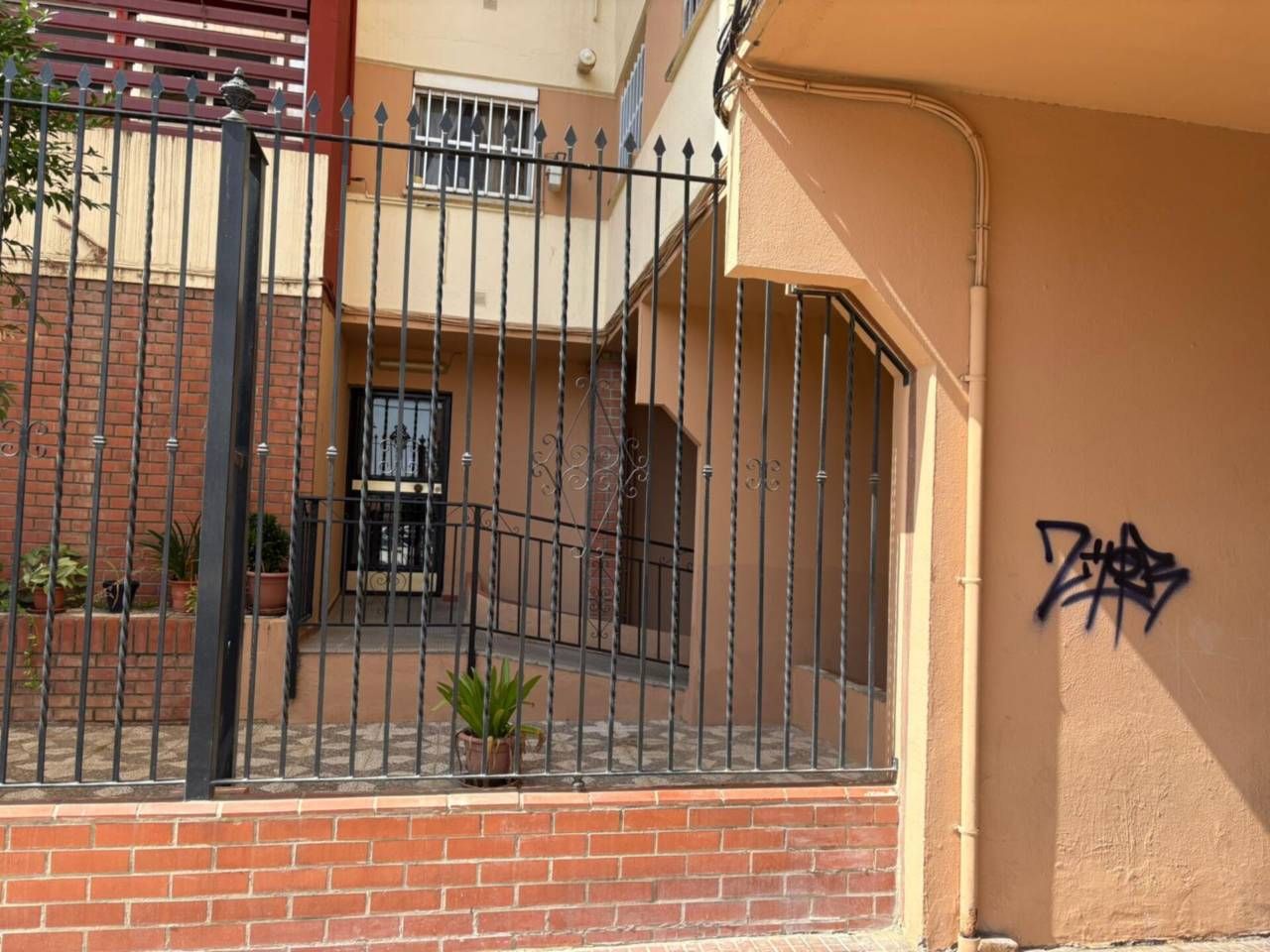 Vista exterior de Pis en venda en  Sevilla Capital amb Aire condicionat, Calefacció i Terrassa