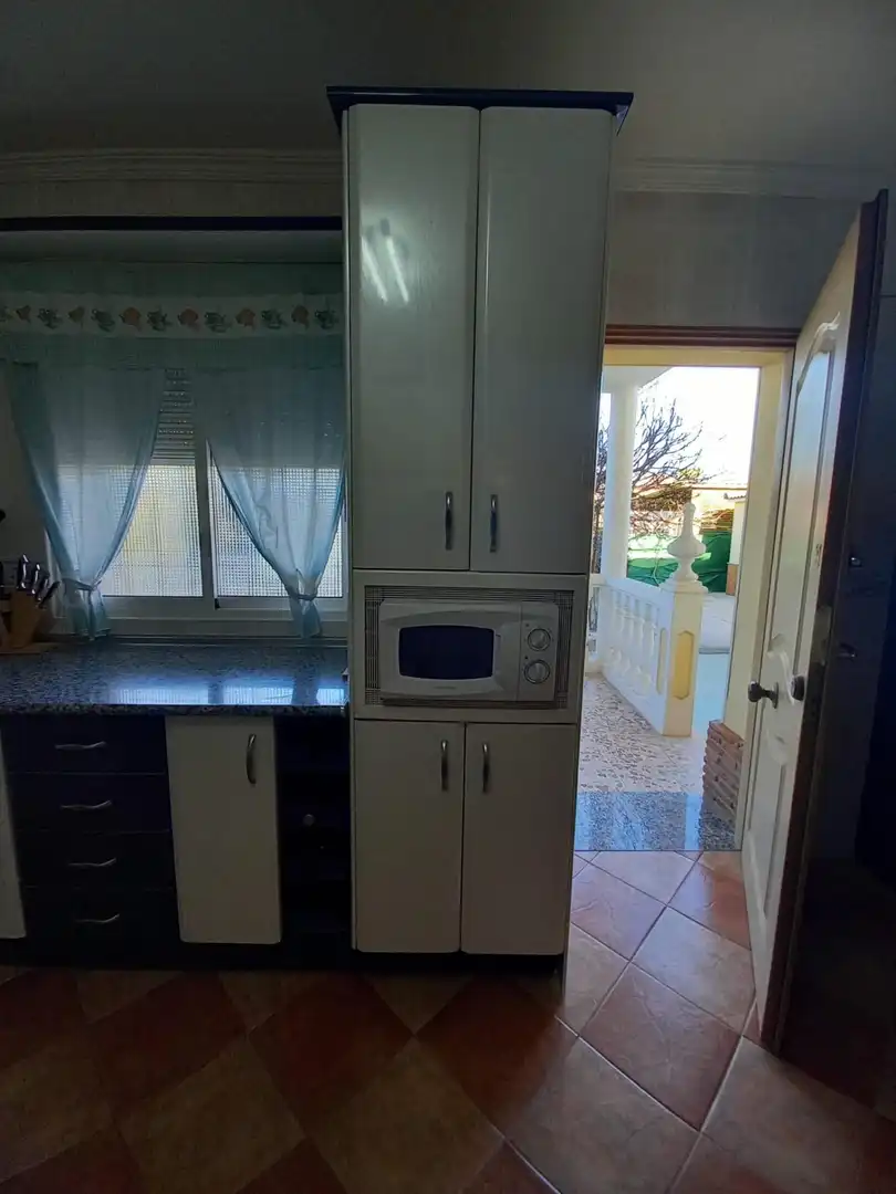 Cuina de Casa o xalet en venda en Córdoba amb Jardí privat, Terrassa i Moblat