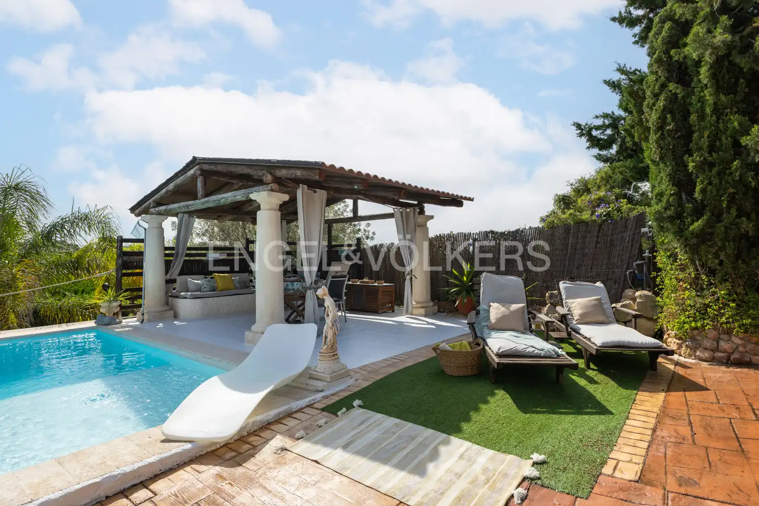 Piscina de Casa o chalet en venta en Pedralba con Aire acondicionado, Calefacción y Jardín privado