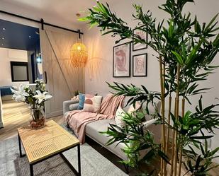 Sala d'estar de Apartament en venda en  Madrid Capital