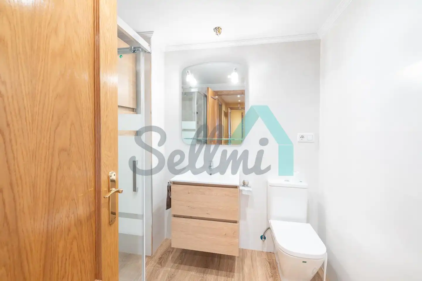Baño de Piso en venta en Oviedo  con Calefacción, Parquet y Trastero