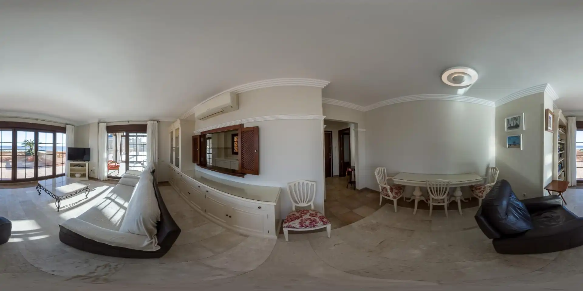 Esszimmer von Dachboden zum Verkauf in Ayamonte mit Terrasse, Abstellraum und Möbliert