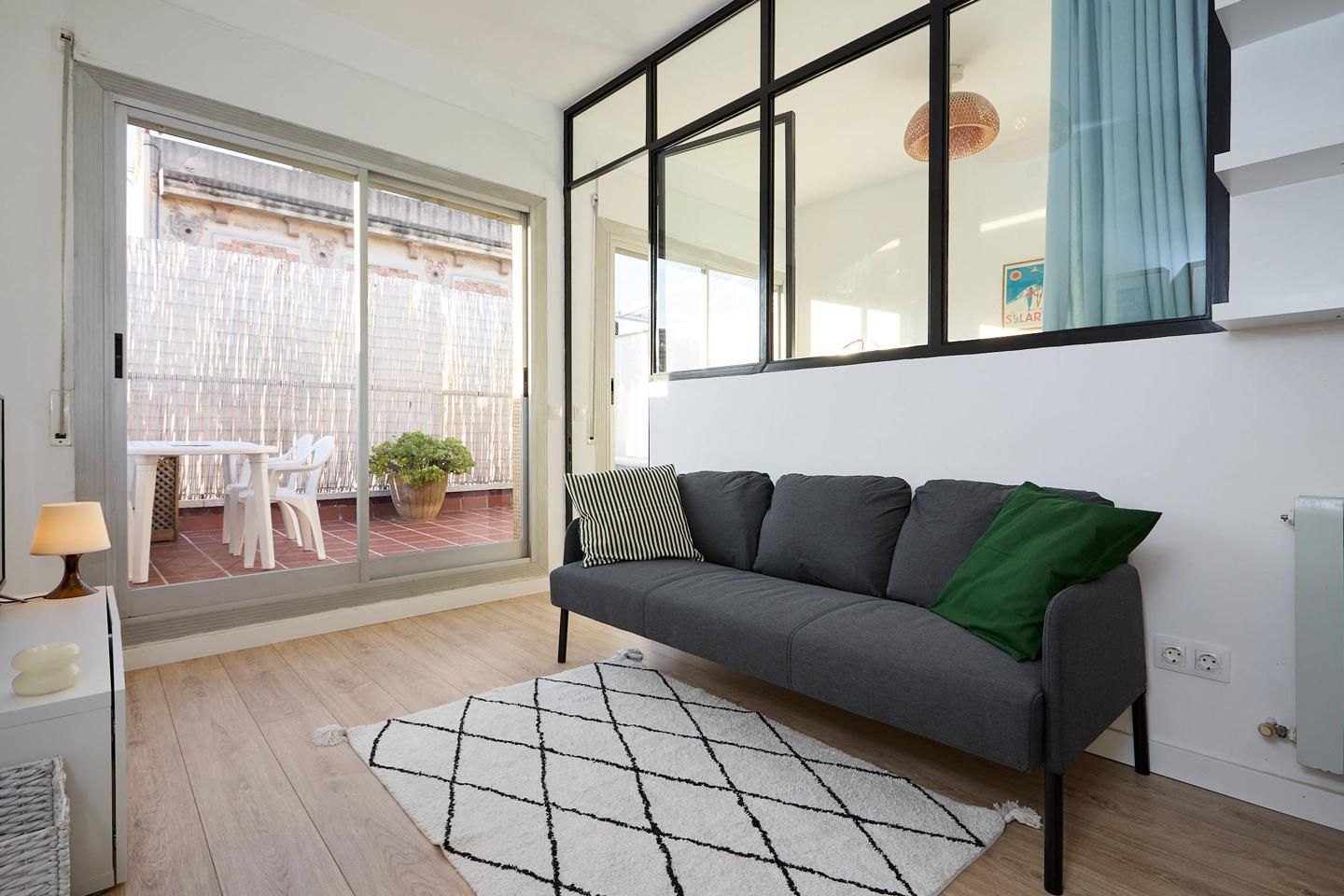 Living room of Flat to rent in  Barcelona Capital  with Air Conditioner, Terrace and Furnished