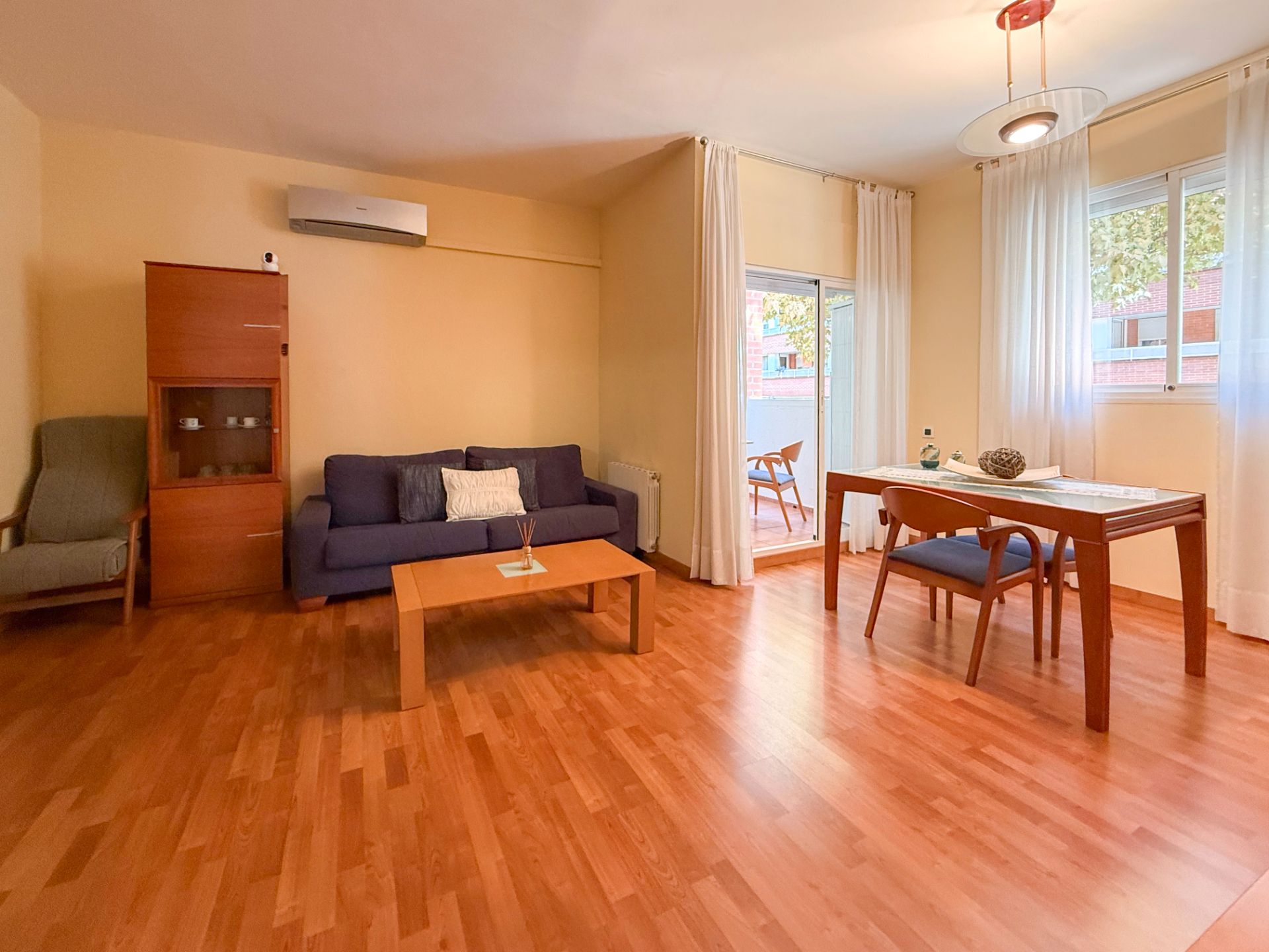 Living room of Flat for sale in Mollet del Vallès  with Air Conditioner, Heating and Parquet flooring