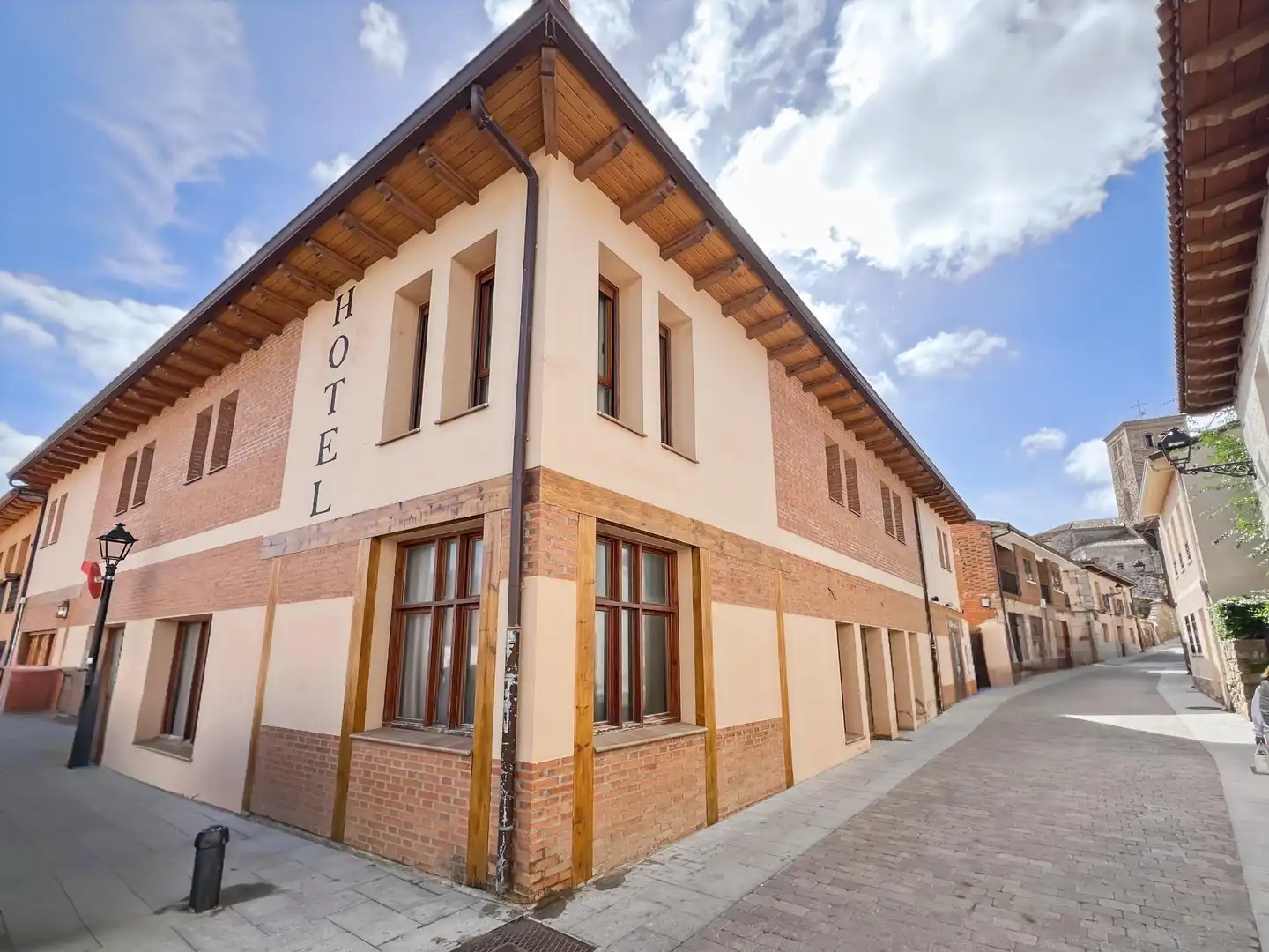 Exterior view of Country homes for sale in Buitrago del Lozoya  with Air Conditioner and Alarm