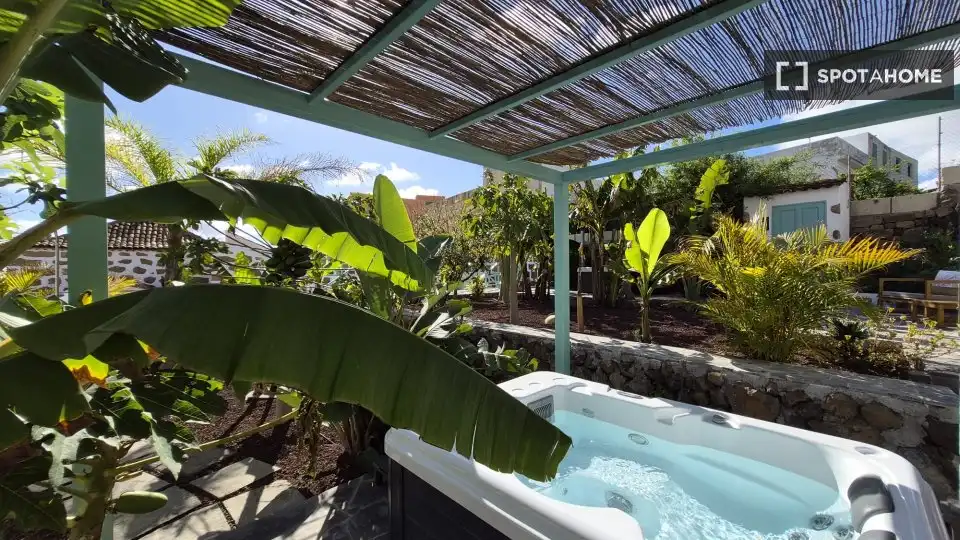 Terrace of Flat for share in Granadilla de Abona  with Air Conditioner, Terrace and Furnished