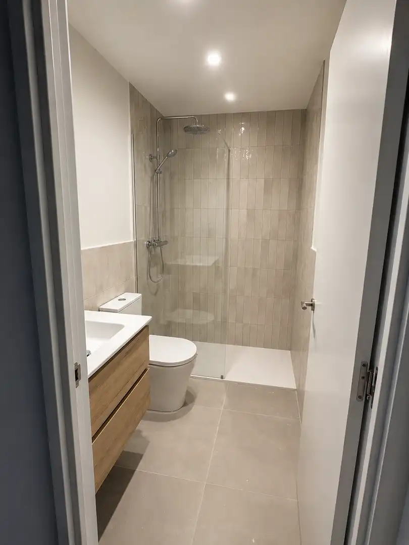 Badezimmer von Haus oder Chalet zum Verkauf in Terrassa mit Klimaanlage, Heizung und Privatgarten