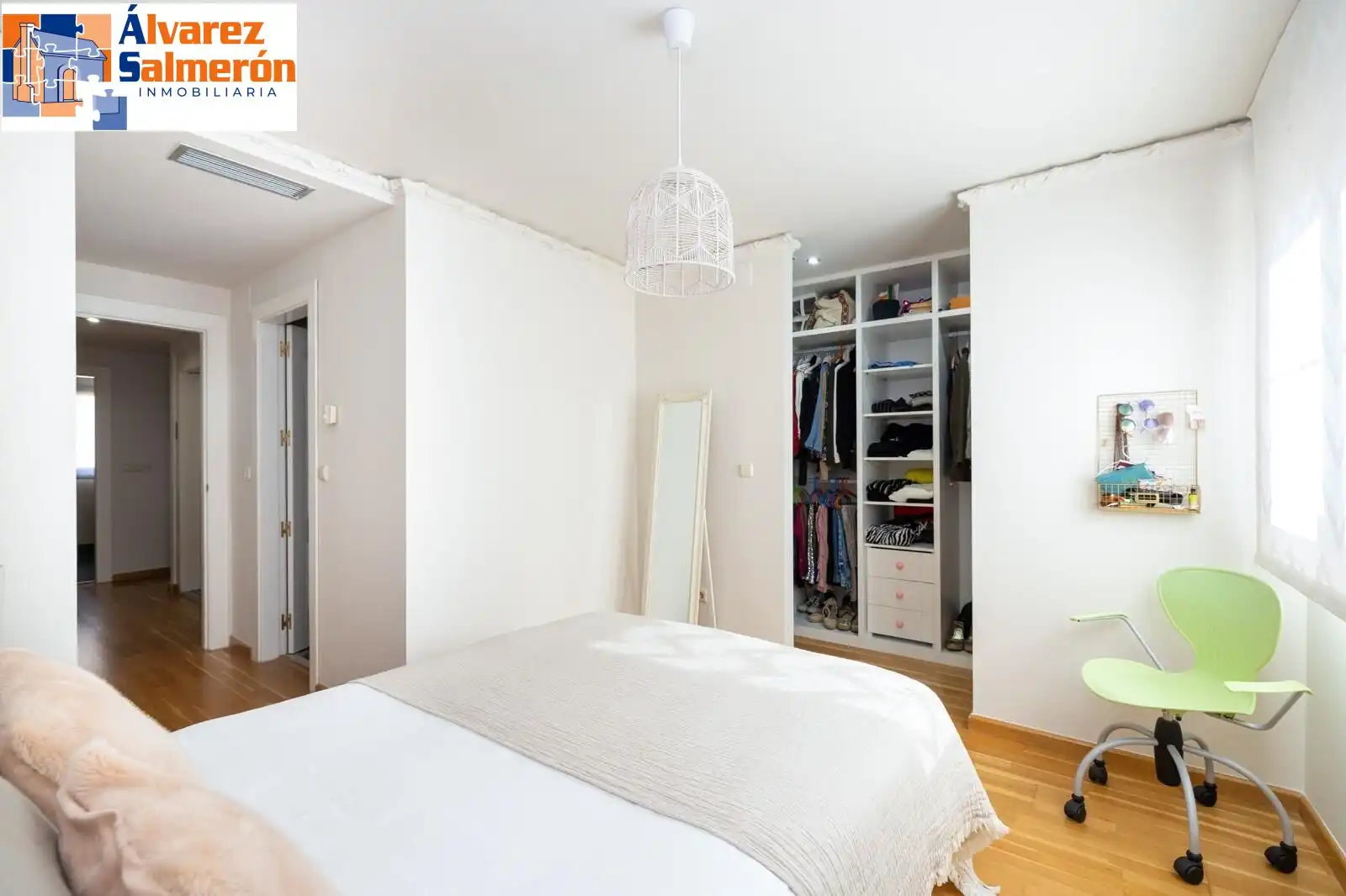 Habitación de Casa adosada en venta en Granada con Aire acondicionado, Calefacción y Terraza
