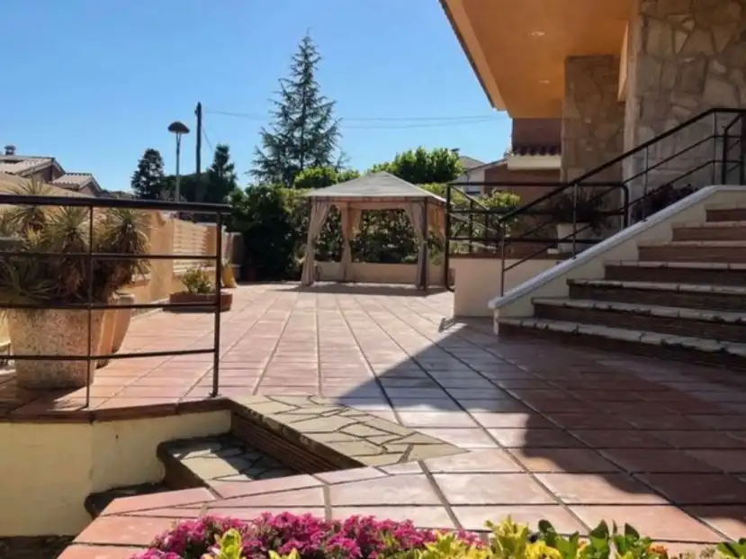Villa mit Garten zum Verkauf in Passeig de la creu trencada 13-15, imagen 2