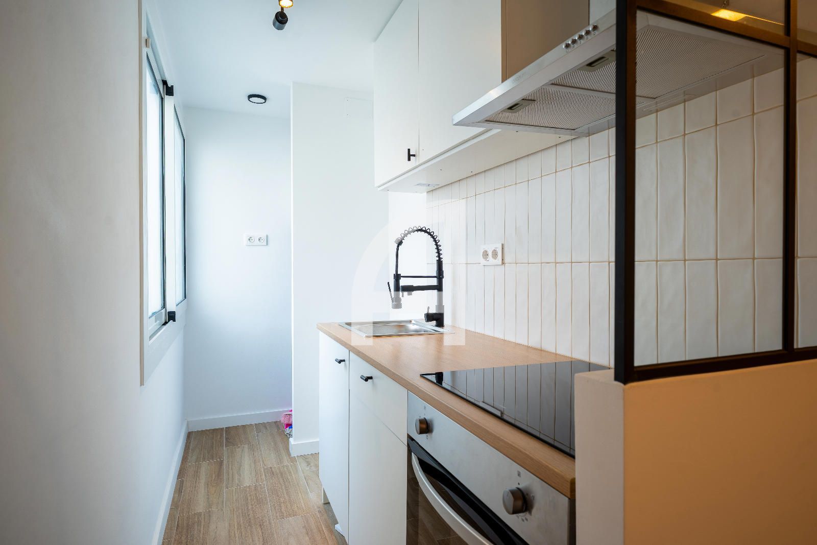 Kitchen of Flat for sale in Sant Feliu de Llobregat  with Parquet flooring and Oven